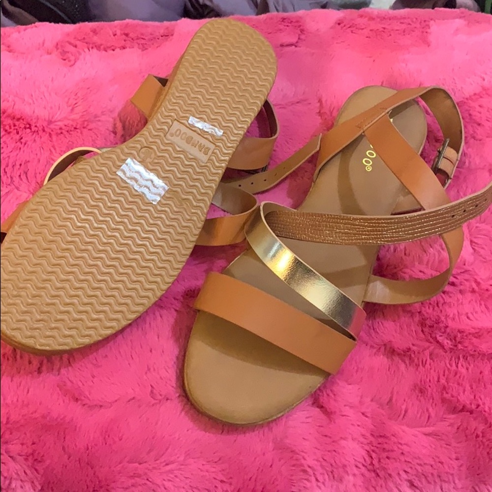 Sandals size 9